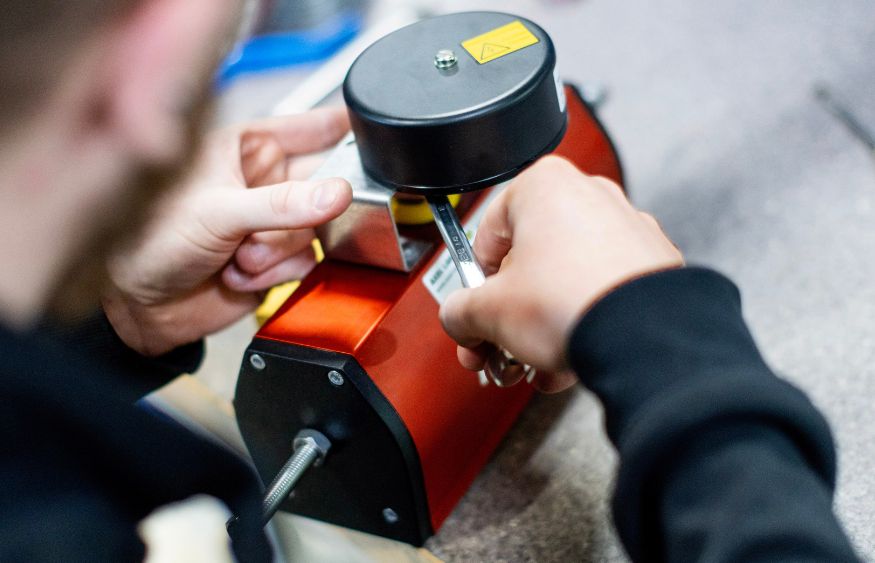 startsida Om_foretaget Montage montering_pa_axel_larsson